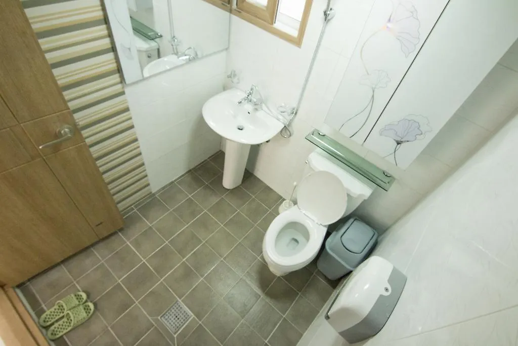 Stay House Busan 2*,